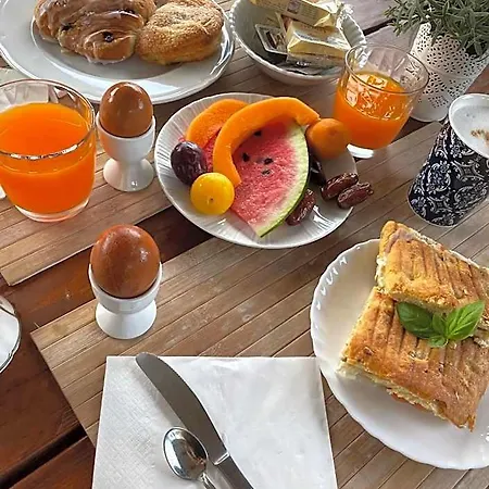 فندق مبيت وإفطار Alloro 4*